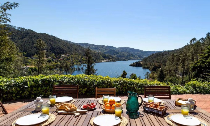 Vilar da Veiga Cabaña | Gerês Mountain Lake Views by Gerês Casas