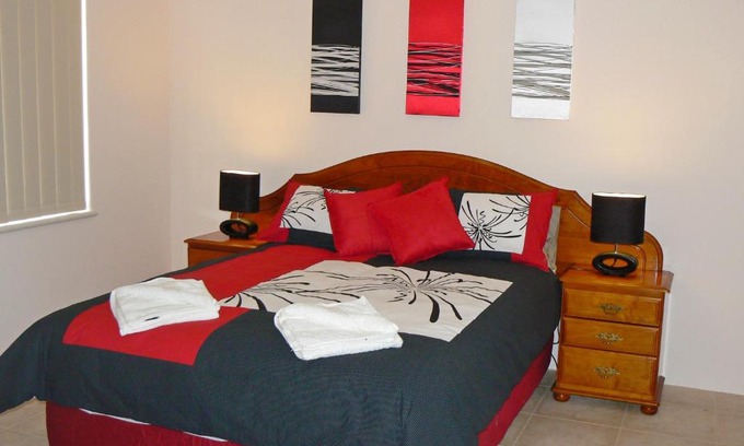 Wonthella Casa | Geraldton Luxury Vacation Home with free Streaming