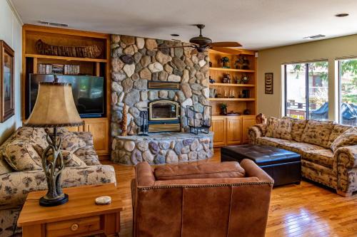 Bass Lake Casa | Gerhardt's Lakefront