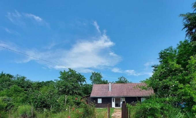 Sisak-Moslavina Casa | Get away from stress and enjoy peace in a wooden house surrounded by nature.