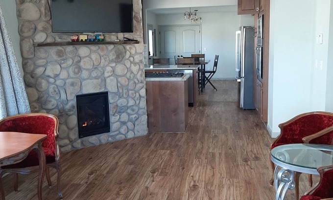 Saratoga Casa | Get away from the hustle and bustle in a outdoor paradise!