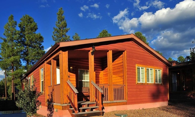 Pinetop Complejo | Get Ready for Adventure! 3 Great Units, Minutes to Hiking, Biking, Golf