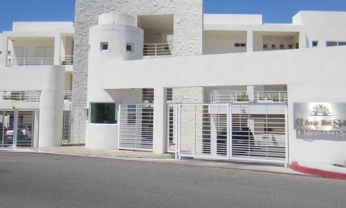 Colina del Sol Condominio | Este es su hogar lejos de casa. ¡¡Diversión al sol!! Precios canadienses!