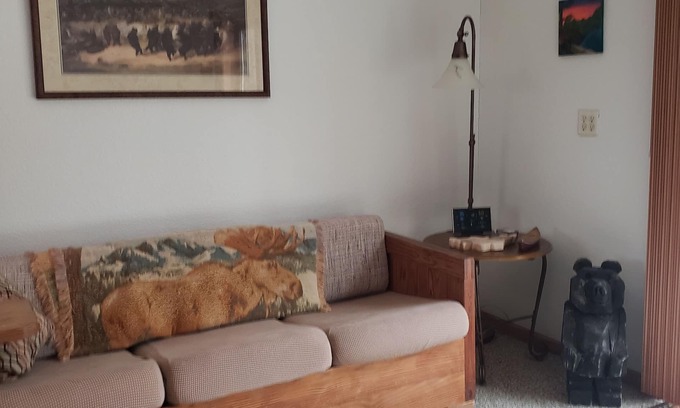Big Bay Cabina | Get your "U.P" on with this perfect woodsy home near all kinds of fun