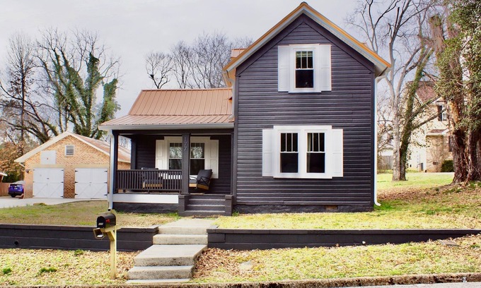 Dayton Cabaña | Getaway at this Charming Family Cottage
