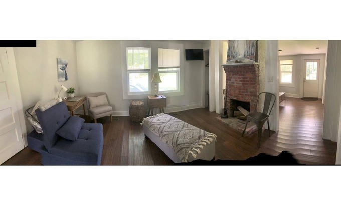 New Bern Cabaña | Getaway Country Cottage - Entire House with Fireplace - Pet Friendly