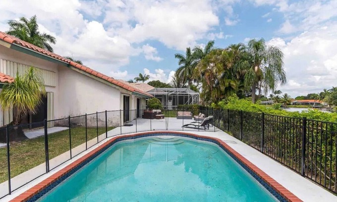 Greenview Shores Casa | Getaway on Kingsway