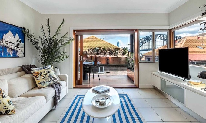 Kirribilli Apartamento | Getawayz NSW - Heatherbrae II - Chic 2 Bed Apartment, Stunning Harbour Bridge Views.