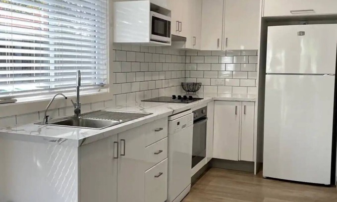 Booker Bay Cabina | Gettalong at Ettalong!