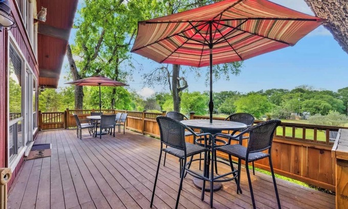 New Braunfels Casa | Gettin' Guada loopy | Hot Tub | Riverfront