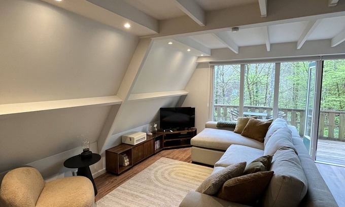 Bohon Chalet De Esquí | Gezellige chalet in de bossen van Durbuy met groot terras.