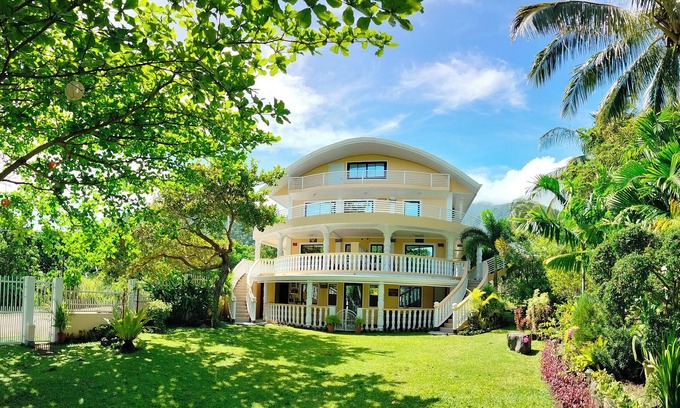 Mambajao Casa | GH-Spacious 6-bedrooms -12PAX360Views,peaceful Across White Is.&near by airport