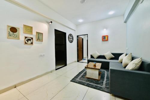 Indore Apartamento | GharBar
