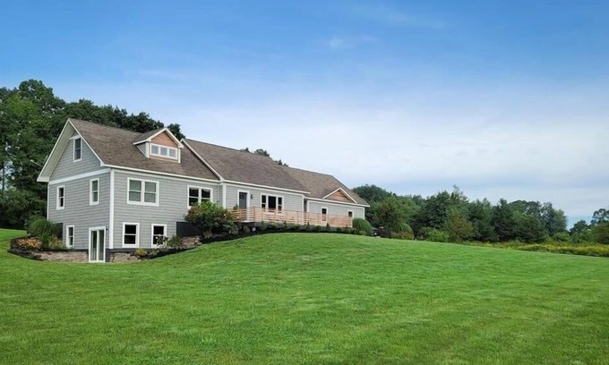 Ghent Casa | Ghent Meadow House - Modern Retreat near Hudson