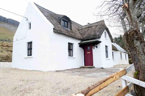 Glenade Casa | Ghleann Éada Cottage Pet Friendly