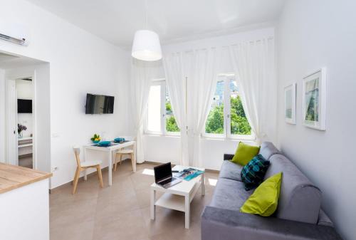 Meta Apartamento | Gi HOME Apartment vicino alla stazione e al Mare