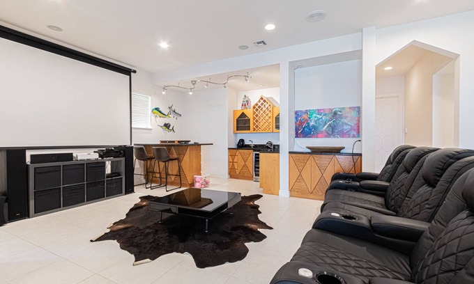 Cape Coral Casa | Giga-Homes "THE VIEW" Luxury Waterfront - up to 19 Person
