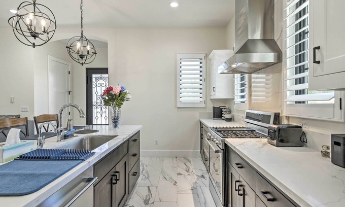 Chandler Casa | Gilbert Family Home ~ 30 Mi to Downtown Phoenix!