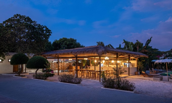 Gili Trawangan Hotel | Gili Teak Resort