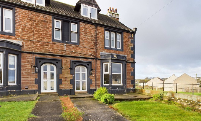 Egremont Casa | GILL GROVE, pet friendly, with hot tub in Egremont, Cumbria