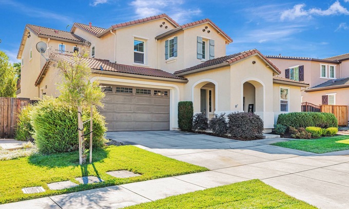 Gilroy Casa | Gilroy Oasis: Spacious 5-bedroom house in charming Gilroy
