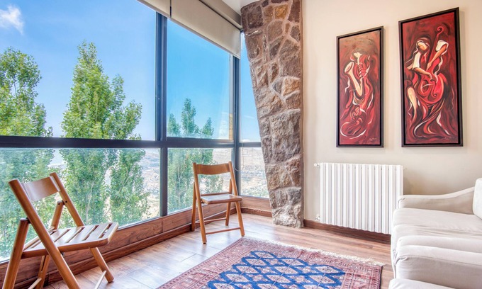 Kfardebian Apartamento | Gin 3-Bedroom Apartment in Mzaar
