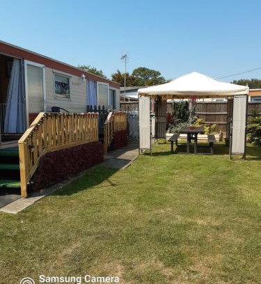 Great Yarmouth Otro | Gina's Static caravan,118 Sandsgate