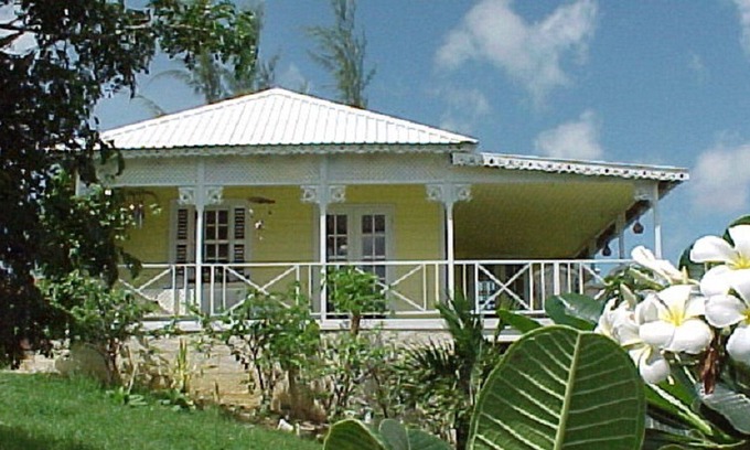 Merlin Bay Cabaña | Gingerbread Cottage con piscina. Nr Holetown