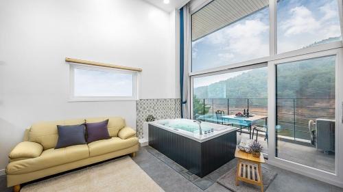 Sinbuk-myeon Casa | Gipei Wool Story Pension