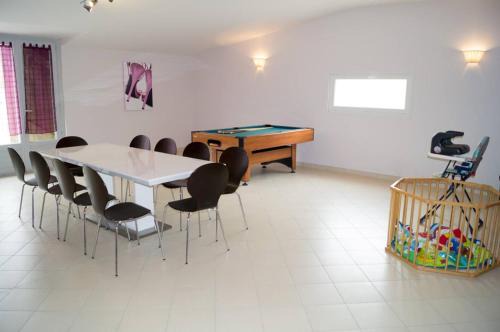 Beauvoir-de-Marc Casa | Gite à la ferme - 240m2 - billard - babyfoot