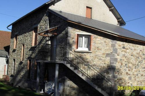 La Goutelle Apartamento | GITE à LA FERME PRES VULCANIA-GR89