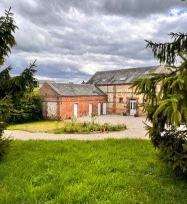 Saint-Quentin-des-Pres Apartamento | gite 4 chambres avec salle de douche et WC privative
