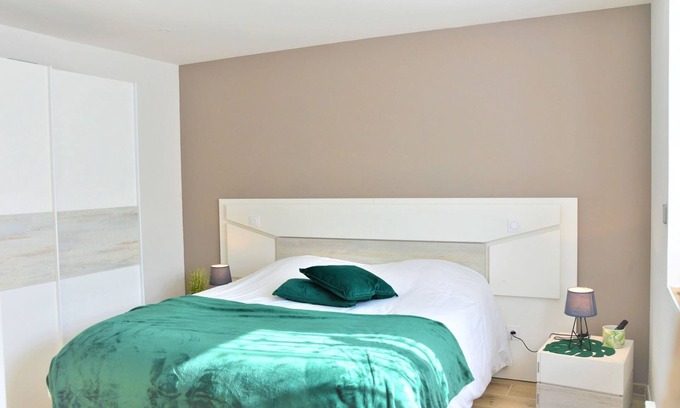 Plancoet Apartamento | Gite access reduced mobility, 3 pers, near Dinan-St Malo in BRITTANY