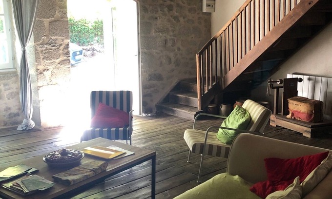 Roumegoux Otro | Casa rural Auvernia profundo de Calme- jacuzzi privado