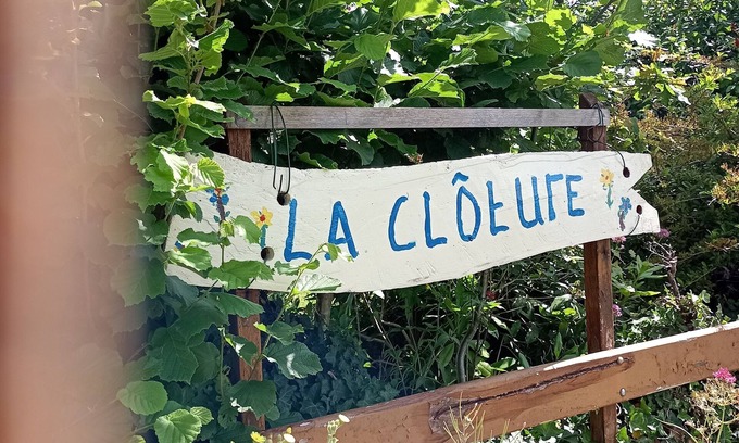 Lanouee Apartamento | Casa rural "B & B" La Clôture "Josselin una ciudad turística con hermoso castillo.