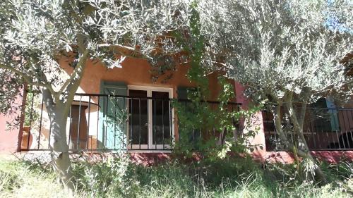 Carnoules Apartamento | Gite Baba