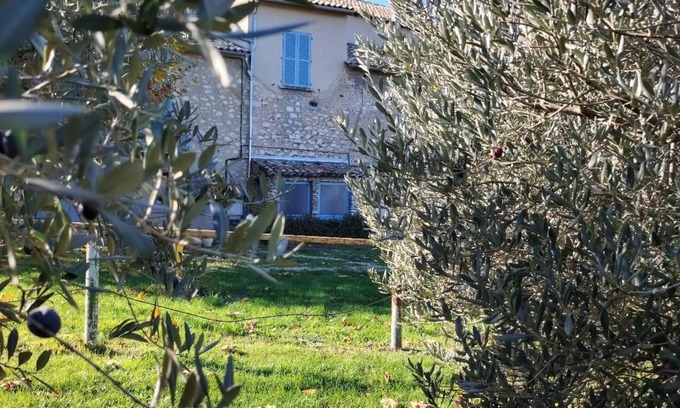 Les Mees Apartamento | Gite BALLANTIMS Domaine de L'Annonciade quiet pets welcome