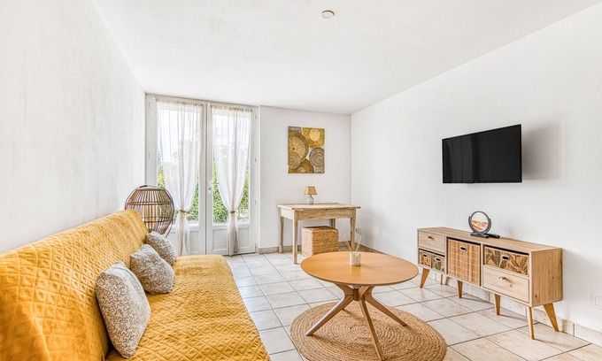 Begadan Casa | Gîte Barrail du Moulin in the Heart of the Médoc Vineyards, Between Estuary and Ocean