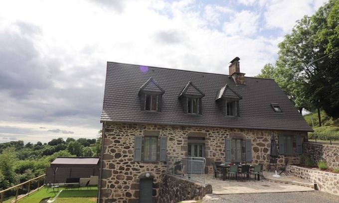 Besse Cabaña | Gite Besse, 4 bedrooms, 8 persons