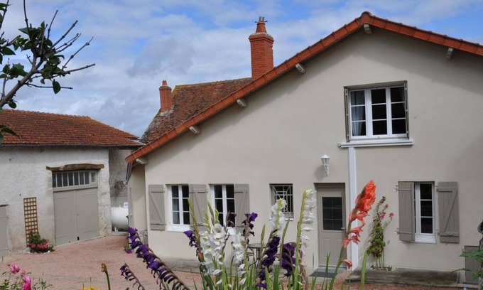 Charroux Casa | Casa rural Charroux - Allier, 2 dormitorios, 4 personas