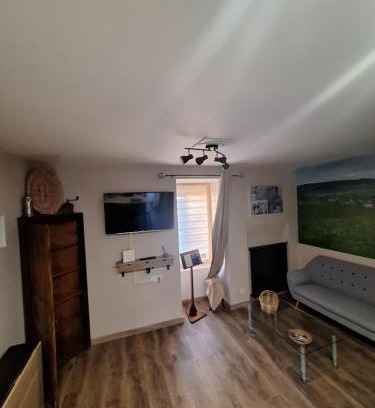 Saint-Georges-de-Mons Casa | Gite chez Alice et Marcel