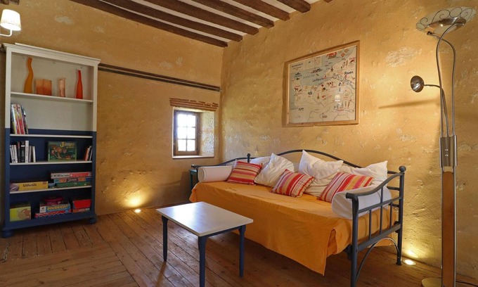 Pays de Mortagne-au-Perche Cabaña | Gite Corbon, 5 bedrooms, 10 persons
