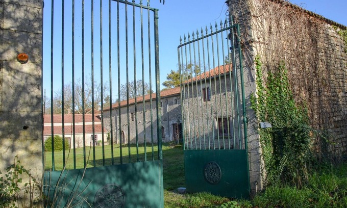 Sainte-Hermine Casa | Gite de 15 Personnes en Vendée