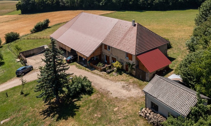Frontenay Casa | Gite de campagne jura pour 10 personnes