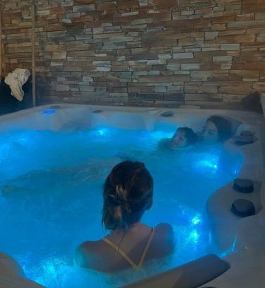 Roquemaure Casa | Gite de Gabi Jacuzzi