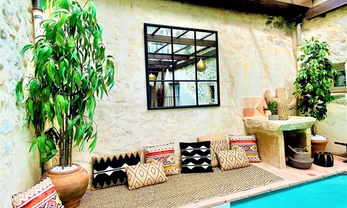 Vallon-Pont-d'Arc Casa | Gite DE Groupe 18p 9ch 450m2 Patio Piscine Interieure Chauffee