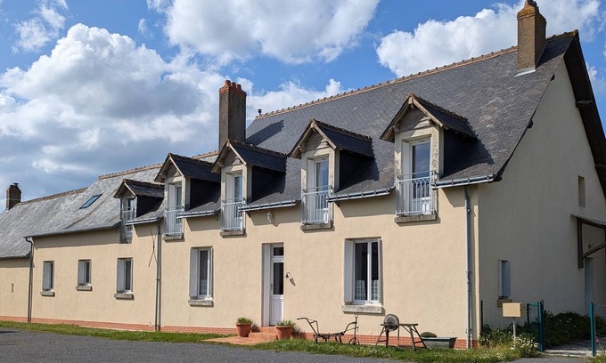 Crotelles Otro | Gîte de groupe Rabelais: large country house in the Touraine region