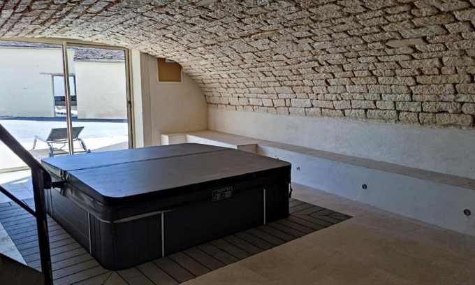 Beine Casa | GITE DE L'AETI JACUZZI PISCINE