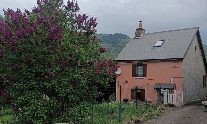 Valbeleix Casa | Gite de la Couze authentic Auvergne house ideal for nature lovers