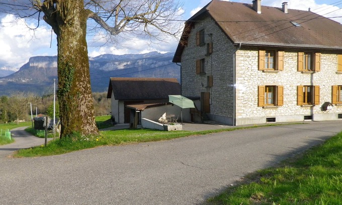Miribel-les-Echelles Casa | GITE DE LEPINEY